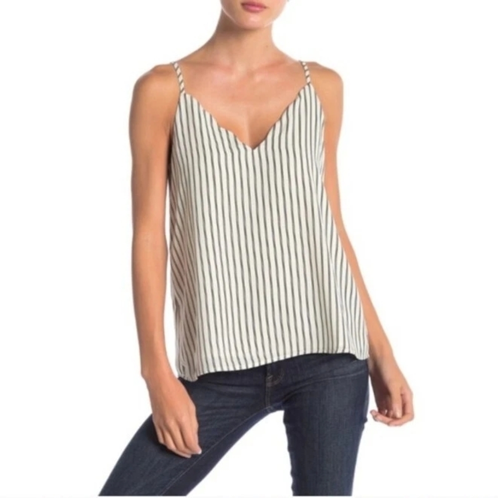 Socialite Tank Top Women's calloped V-Neck Lined White Adjustable Strap Size M